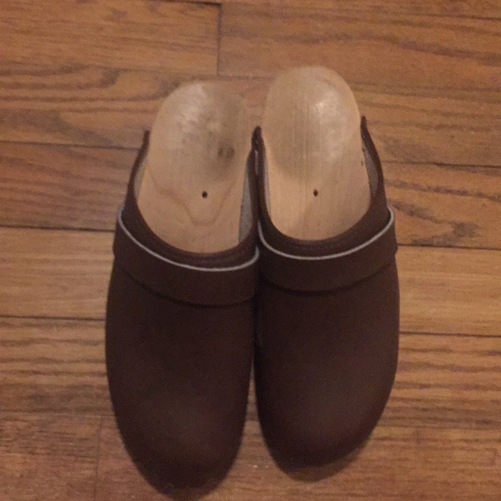 Brown Swedish clogs